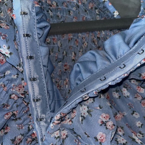 Blue Floral Crop Top - Picture 3 of 4